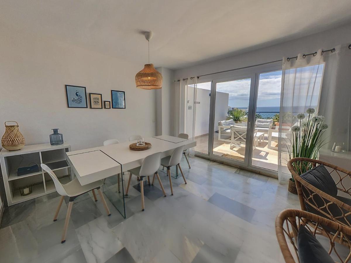 Frontline Beach Penthouse In Mi Capricho Sitio de Calahonda Exterior photo