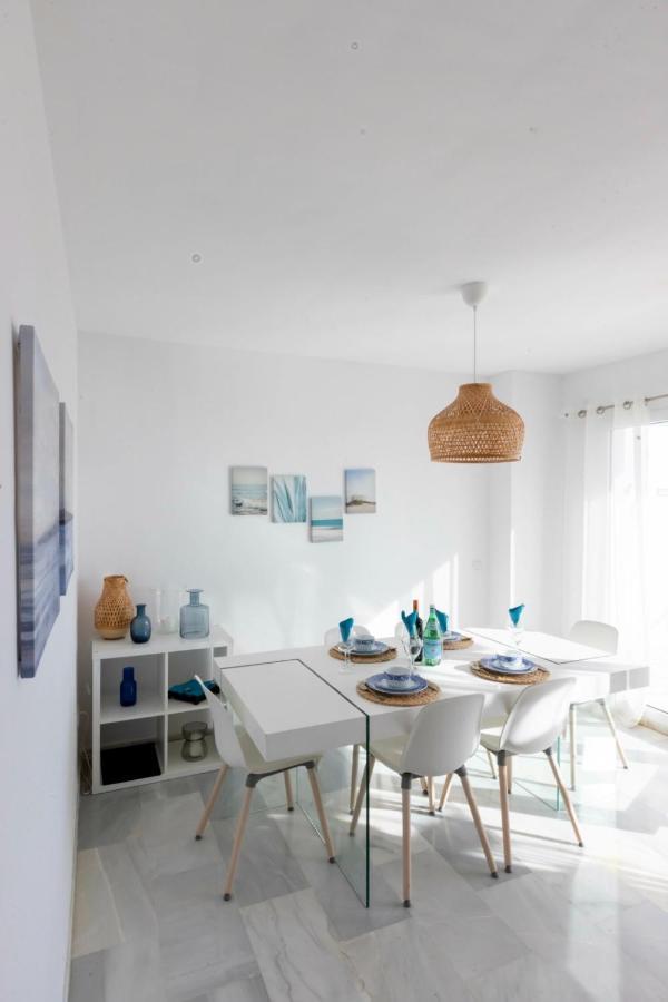 Frontline Beach Penthouse In Mi Capricho Sitio de Calahonda Exterior photo